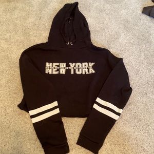 Cropped New York Hoodie